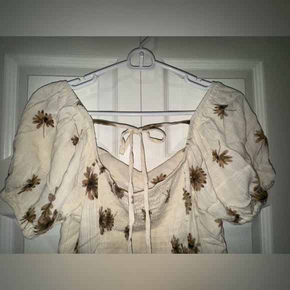 Altar'd State Cream Puff Sleeve Crop Blouse. Size Small. NWT - Picture 4 of 14